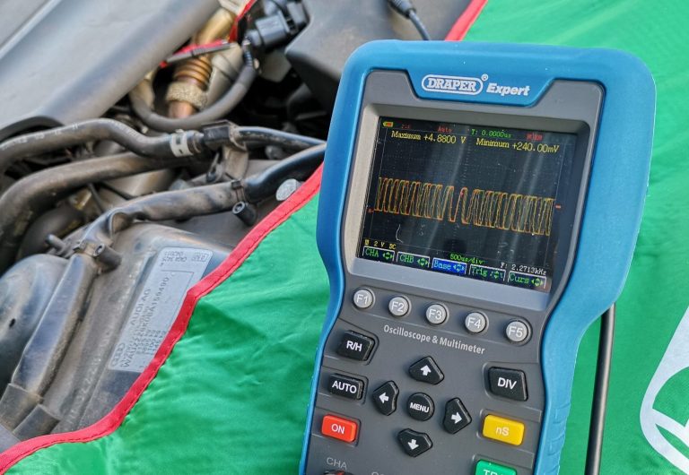 Sensor data being analysed with automotive oscilloscope 